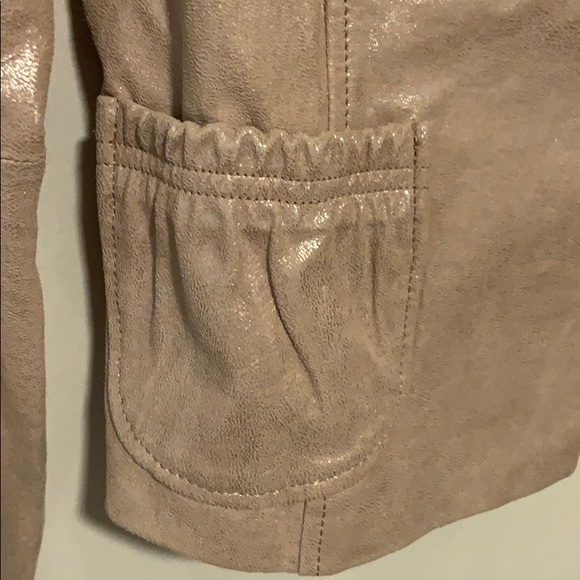 Danier pink shimmer leather jacket w/ruffle collar - Picture 8 of 12